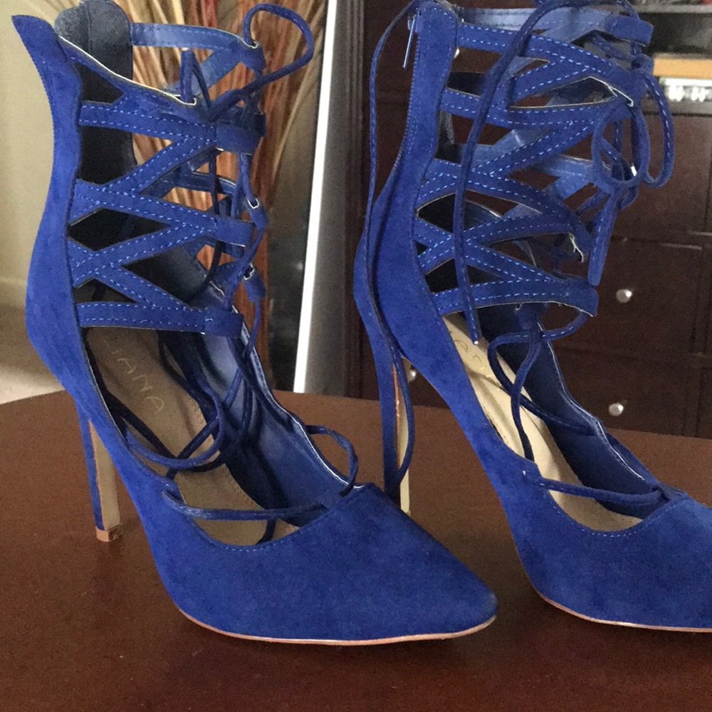 “Blue Suede Shoes”